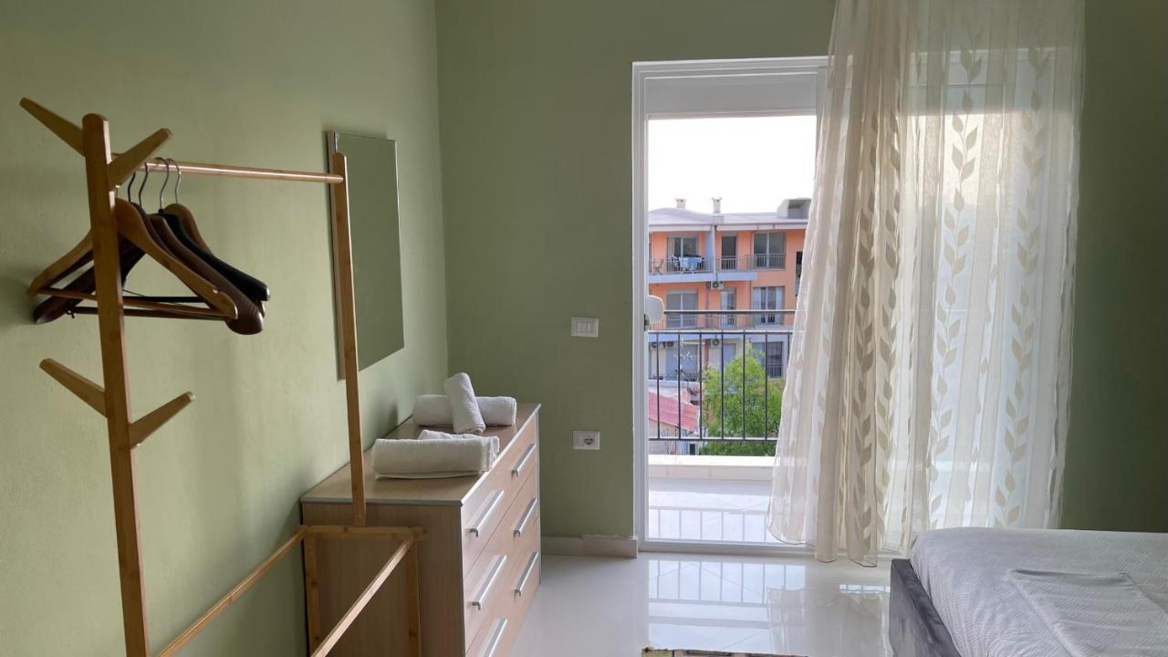 Azure Apartments By Kondo Stays Vlorë Exterior foto